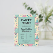 Kleurrijke gepersonaliseerde verjaardagsuitnodigin uitnodiging briefkaart (Staand voorkant)