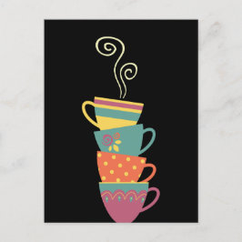 Kleurrijke gestapelde thee/koffiekopjes, stoomhete briefkaart
