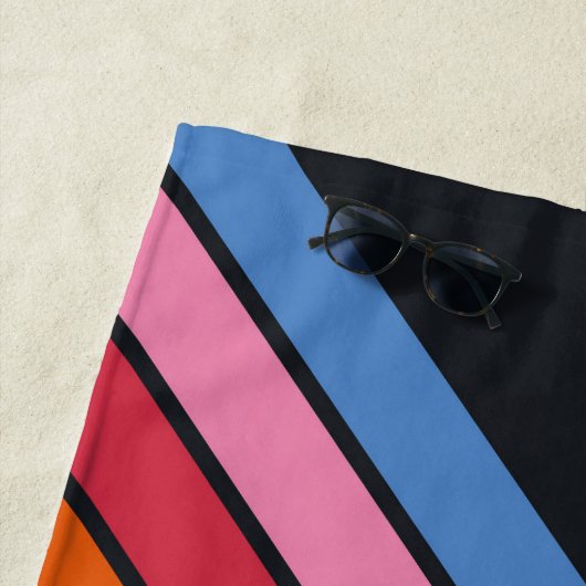 Kleurrijke Gestreepte 70s 80s Retro Racing Stripes Strandlaken (In situ)