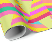 Kleurrijke Gestreepte Kerstbomen op Heldergroen Cadeaupapier (Rol Hoek)