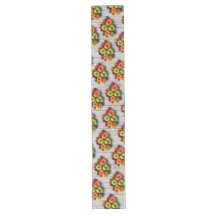 Kleurrijke gestripte tomaten op de weerstabel