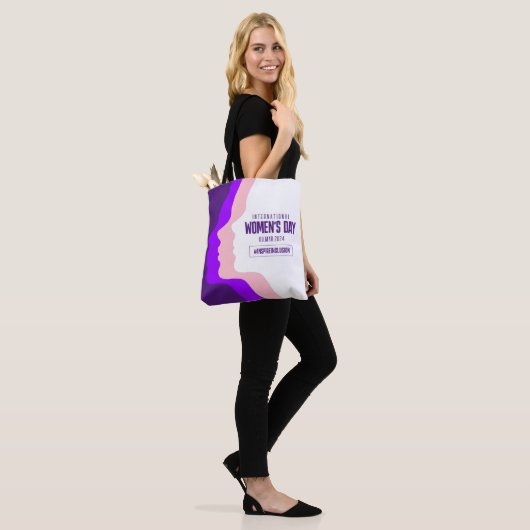 Kleurrijke gezichten Internationale Vrouwendag 8 m Tote Bag (Op model)