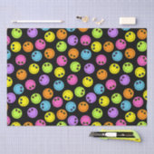 Kleurrijke gezichten op zwart tissuepapier (Craft)