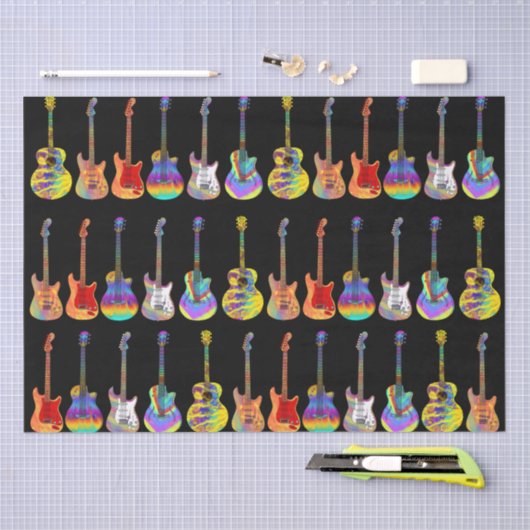 Kleurrijke gitaren op zwart tissuepapier (Craft)