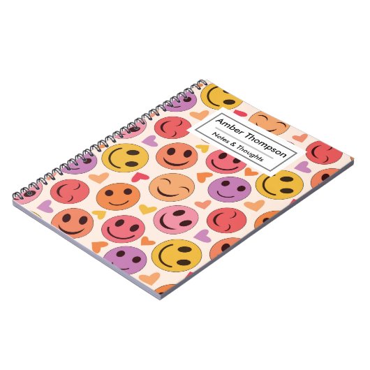 Kleurrijke glimlachende gelukkige gezichten met ha notitieboek (Linkerzijde)