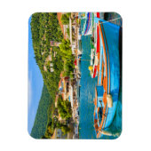 Kleurrijke Griekse vissersboten in de haven van Ki Magneet (Verticaal)