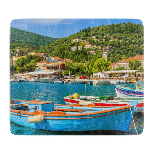 Kleurrijke Griekse vissersboten in de haven van Ki Snijplank (Voorkant)