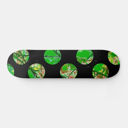 Kleurrijke groene cirkels op zwart persoonlijk skateboard (Horizontaal)