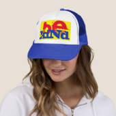 kleurrijke grunge BE KIND | Trucker Pet (In situ)