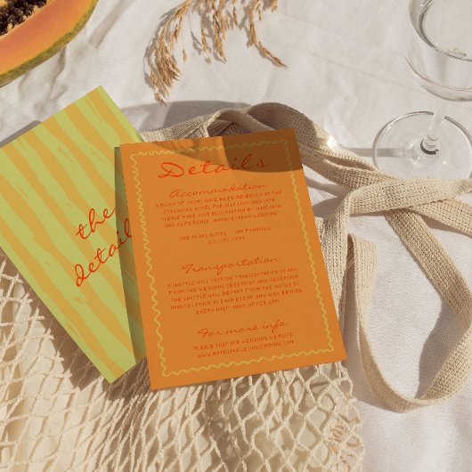 Kleurrijke hand geschreven pinstripes bruiloft det informatiekaartje