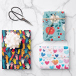 Kleurrijke Hand Prints Apple Hearts School thema Inpakpapier Vel<br><div class="desc">Vier het plezier van het leren met onze kleurrijke Hand Prints Apple Hearts ontwerp! Omarm de school-thema charme en laat dit prachtige patroon een vleugje liefde en creativiteit brengen aan uw vieringen.</div>