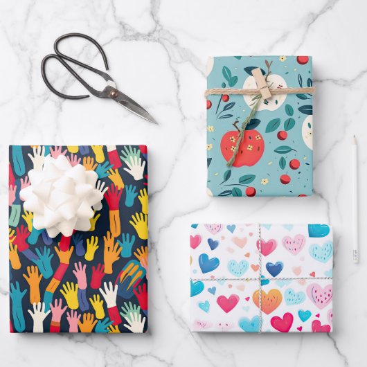 Kleurrijke Hand Prints Apple Hearts School thema Inpakpapier Vel (Voorkant)