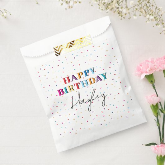 Kleurrijke Happy Birthday Custom Name Confetti Bedankzakje (Gezegeld)