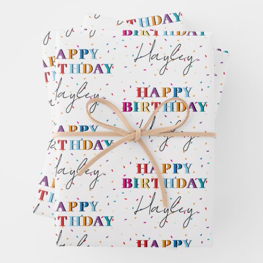 Kleurrijke Happy Birthday Custom Name Confetti Inpakpapier Vel (In situ)