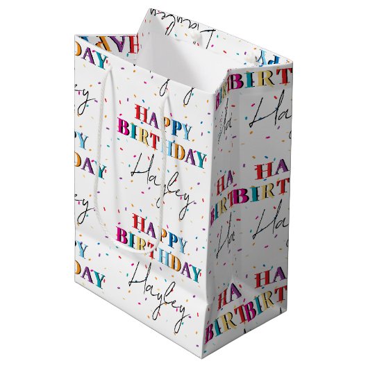 Kleurrijke Happy Birthday Custom Name Confetti Medium Cadeauzakje (Voorkant Gekanteld)