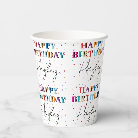 Kleurrijke Happy Birthday Custom Name Confetti Papieren Bekers (Achterkant)