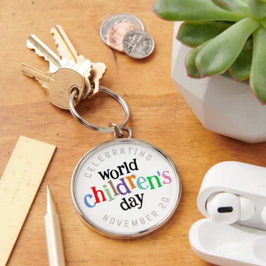 Kleurrijke Happy World Kinderdag Sleutelhanger (Bureau)