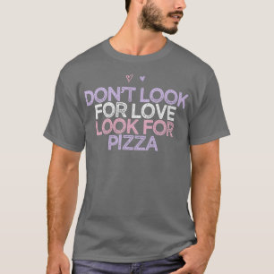 Kleurrijke harten Funny zoekt liefde op zoek naar T-shirt