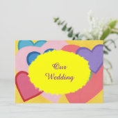 Kleurrijke harten gelaagde aangepaste bruiloft uit kaart (Staand voorkant)
