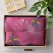 Kleurrijke harten in hartroze tissuepapier (Geschenk)