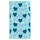 Kleurrijke harten met strepen klein cadeauzakje (Achterkant)