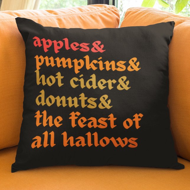 Kleurrijke Herfst Appels Pompoenen Cider Halloween Kussen (Vintage typography and a list of October pleasures decorate this traditional Halloween pillow.)
