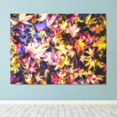 Kleurrijke Herfst Maple Bladeren In Water Canvas Afdruk (Insitu (Houten vloer))
