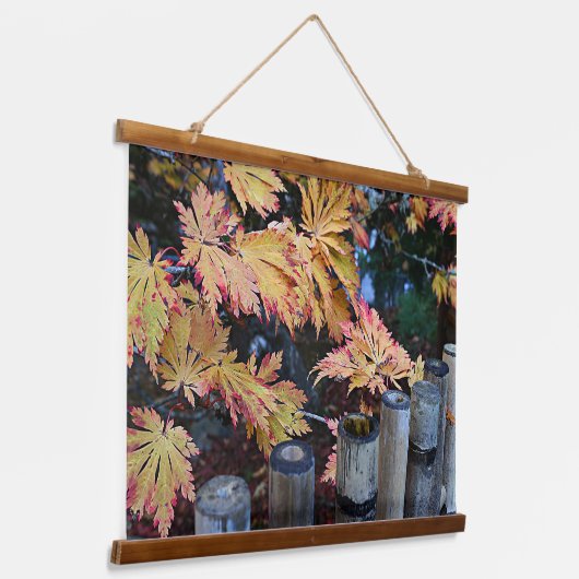 Kleurrijke herfstbladeren en bamboe hangend wandkleed (Gebogen)