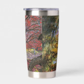 Kleurrijke herfstbladeren en bomen landschap geïsoleerde drinkbeker (Rechts)