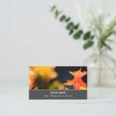 Kleurrijke herfstbladeren in gouden zonnestemming visitekaartje (Staand voorkant)