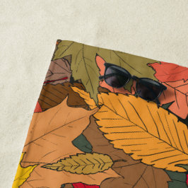 Kleurrijke herfstbladeren strandlaken