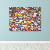Kleurrijke herfstbladeren uitzicht canvas print (Insitu (Houten vloer))