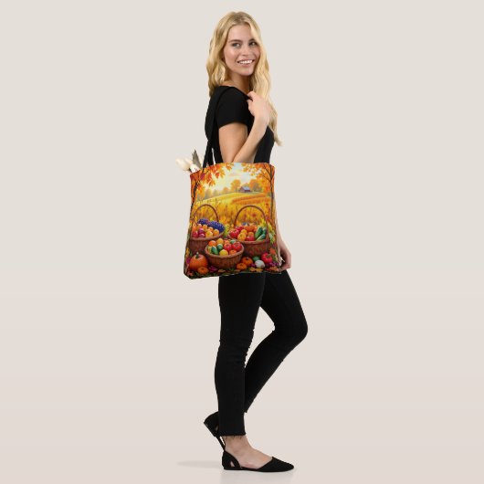 Kleurrijke herfstoogstmanden tote bag (Op model)