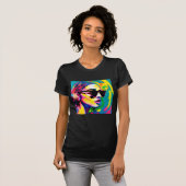 Kleurrijke Hipster Lady in Zonnebril Kunstwerk T-shirt (Voorkant volledig)