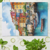 Kleurrijke houten boten in het Harbour Village Theedoek (Gevouwen)