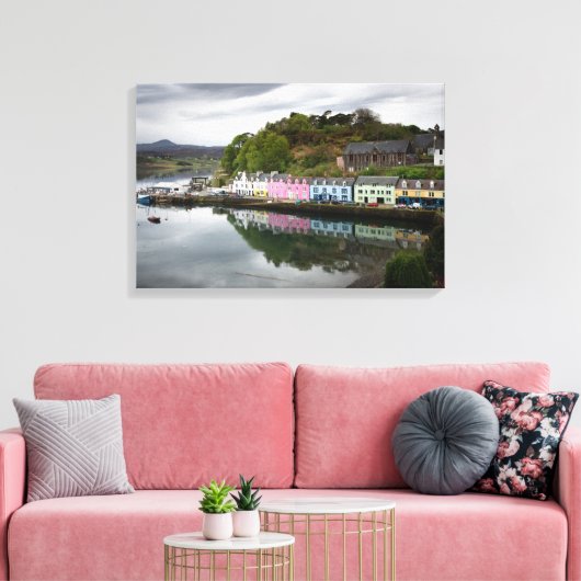 Kleurrijke huizen in Portree, Skye Canvas Afdruk (Insitu (Woonkamer))