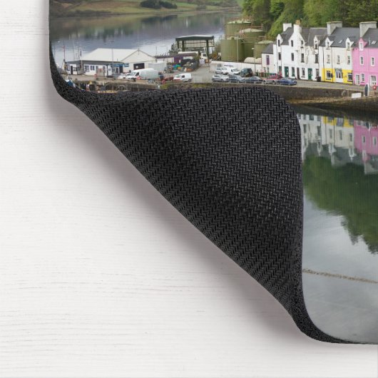 Kleurrijke huizen in Portree, Skye Muismat (Hoek)