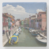 Kleurrijke huizen langs het kanaal op het eiland stenen onderzetter (Voorkant)