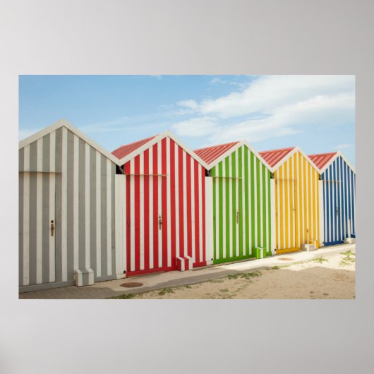 Kleurrijke hutten op strand poster (Voorkant)