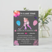 Kleurrijke Ice Hockey Verjaardag thema uitnodiging (Staand voorkant)