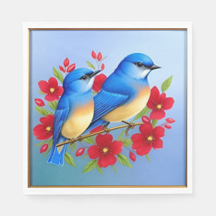 Kleurrijke ijsvogels zitten tussen rode bloemen servet
