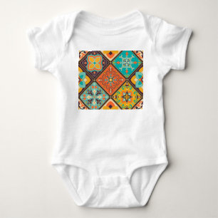 Kleurrijke islamitisch geïnspireerde patchwork teg romper