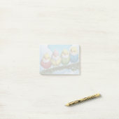 Kleurrijke kanaries post-it® notes (Op bureau)