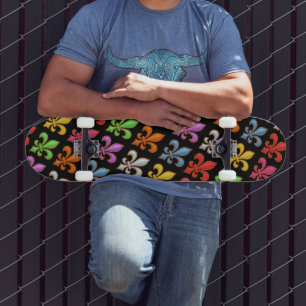 Kleurrijke Kerkhartige Fleur-de-lis Bloemen Zwart Persoonlijk Skateboard