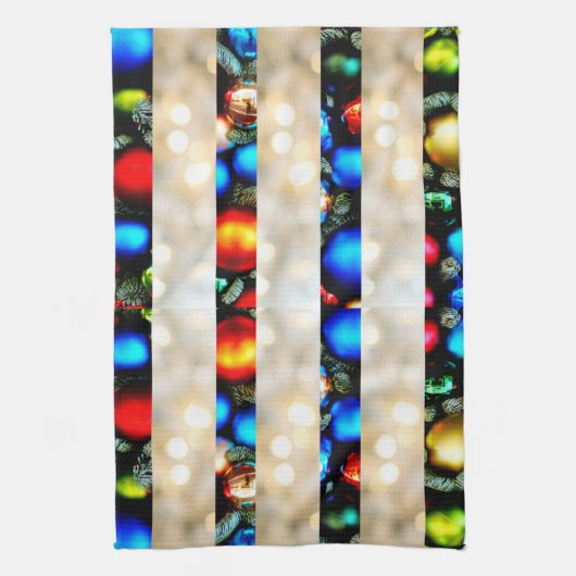 Kleurrijke kerstballen en witte lichtstrepen theedoek (Verticaal)