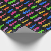 Kleurrijke kerstbomen op zwart cadeaupapier (Hoek)