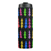Kleurrijke kerstbomen op zwart thermosbeker (Voorkant)