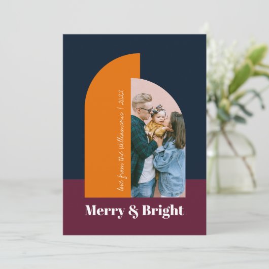 Kleurrijke kerstkaart met boog en familie foto voo (Staand voorkant)