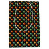 Kleurrijke Kerstornamenten Medium Cadeauzakje (Voorkant)