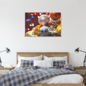 Kleurrijke Kerstversiering in Mand Canvas Afdruk (Insitu (Slaapkamer))